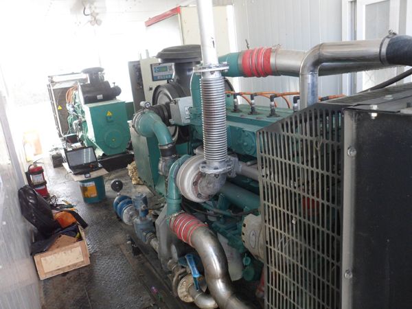 2 sets 1500kw gas generator operating in oilfield